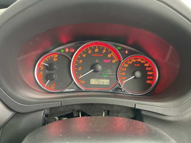 スバル インプレッサ ＷＲＸ STi 道央・札幌 2007(平19)年 13.7万km ダークグレーメタリック ・4WD/・純正エアロ（リア、サイドスポイラー）/・社外マフラー（ノーマル無）/・社外ナビ/・BT&CD/・横滑り防止装置/・SI-DRIVE/・ドライバーズコントロールセンターデフ/・クリフォードセキュリティ/・STI専用ハーフレザーシート/・ETC/・キセノンライト/・プッシュスタート/・スマートキー/・スペアリモコンキー×1/・セキュリティリモコン×1/・保証書/・取扱説明書