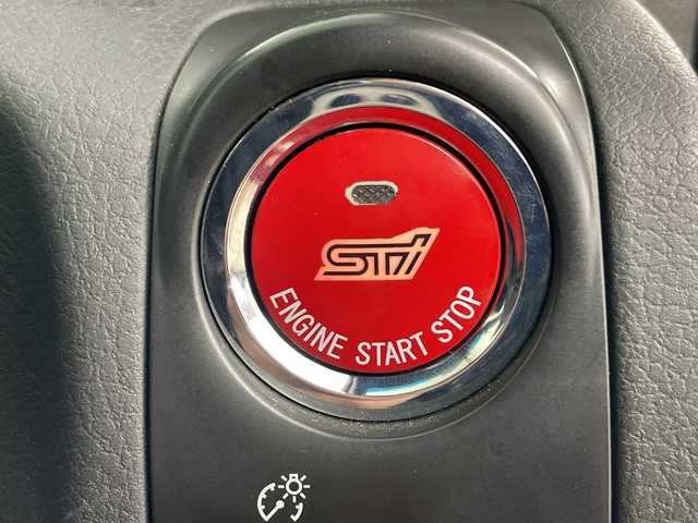 スバル インプレッサ ＷＲＸ STi 道央・札幌 2007(平19)年 13.7万km ダークグレーメタリック ・4WD/・純正エアロ（リア、サイドスポイラー）/・社外マフラー（ノーマル無）/・社外ナビ/・BT&CD/・横滑り防止装置/・SI-DRIVE/・ドライバーズコントロールセンターデフ/・クリフォードセキュリティ/・STI専用ハーフレザーシート/・ETC/・キセノンライト/・プッシュスタート/・スマートキー/・スペアリモコンキー×1/・セキュリティリモコン×1/・保証書/・取扱説明書