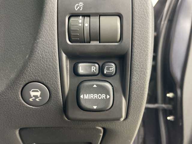 スバル インプレッサ ＷＲＸ STi 道央・札幌 2007(平19)年 13.7万km ダークグレーメタリック ・4WD/・純正エアロ（リア、サイドスポイラー）/・社外マフラー（ノーマル無）/・社外ナビ/・BT&CD/・横滑り防止装置/・SI-DRIVE/・ドライバーズコントロールセンターデフ/・クリフォードセキュリティ/・STI専用ハーフレザーシート/・ETC/・キセノンライト/・プッシュスタート/・スマートキー/・スペアリモコンキー×1/・セキュリティリモコン×1/・保証書/・取扱説明書