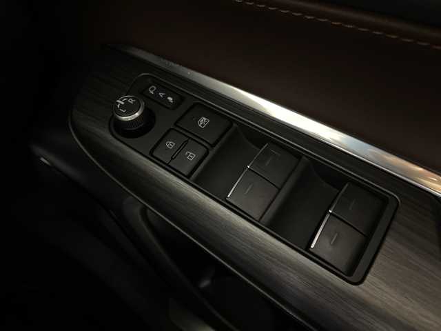 トヨタ ハリアー ハイブリッド Z レザーパッケージ 福岡県 2022(令4)年 3.4万km プレシャスブラックパール 純正12.3インチナビゲーション/フルセグテレビ/AM FM USB AUX BT/パノラマミックビューモニター/デジタルインナーミラー/パノラマルーフ/JBLプレミアムサウンド/LEDヘッドライト/本革レーザーシート/レーダークルーズコントロール/シートヒーター/シートクーラー/純正19インチアルミホイール/ビルトインETC/オートライト/オートマチックハイビーム/コーナーセンサー