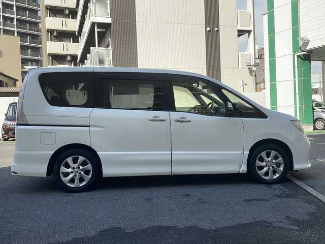 日産 セレナ