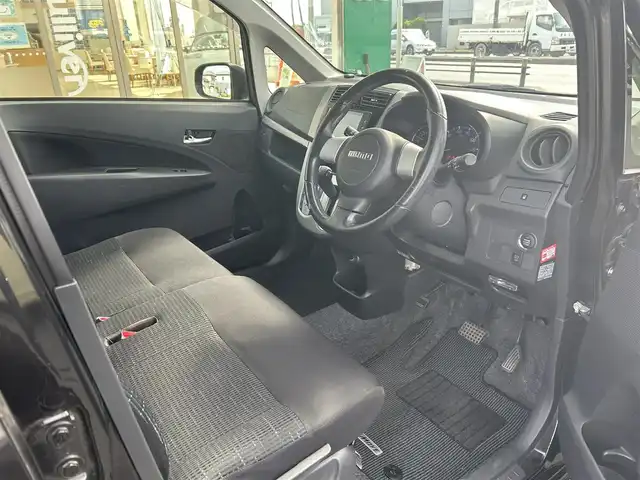 ダイハツ ムーヴ カスタム RS 埼玉県 2013(平25)年 8.4万km ブラックマイカメタリック ・ディーラー点検記録簿数年あり/・純正ナビ/・フルセグTV/・ETC/・前後ドライブレコーダー/・プッシュスタート/・スマートキー×２/・助手席下収納/・オートライト/・フォグライト/・アイドリングストップ/・電格ミラー/・ウィンカーミラー/・社外14インチAW/・