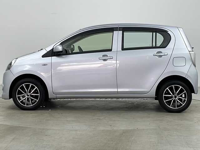 トヨタ ピクシスエポック Xf 道央・札幌 2013(平25)年 3.2万km ブライトシルバーM ・4WD/・社外ナビ＆CD＆DVD＆AM＆FM/・LEDヘッドライト/・ETC/・アイドリングストップ/・横滑り防止装置/・電格ミラー/・リモコンキー/・ドアバイザー/・社外AW付夏タイヤ積載