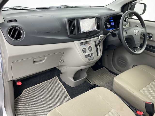 トヨタ ピクシスエポック Xf 道央・札幌 2013(平25)年 3.2万km ブライトシルバーM ・4WD/・社外ナビ＆CD＆DVD＆AM＆FM/・LEDヘッドライト/・ETC/・アイドリングストップ/・横滑り防止装置/・電格ミラー/・リモコンキー/・ドアバイザー/・社外AW付夏タイヤ積載