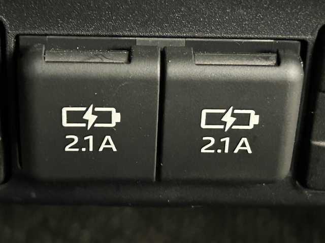 トヨタ シエンタ G クエロ 道央・札幌 2022(令4)年 5万km ブラックマイカ ・4WD/・寒冷地仕様/・トヨタセーフティセンス/・PCS/・LDA/・RSA/・LEDヘッドライト/・オートハイビーム/・オートライト/・両側パワースライドドア/・黒ハーフレザーシート/・シートヒーター（D/N）/・純正SDナビ（NSCN-W68）/　CD/SD/Bt/AUX/ワンセグ/・全方位カメラ/・社外360°ドライブレコーダー/・横滑り防止装置/・ステアリングヒーター/・プッシュスタート/・純正E/Gスターター/・保証書、取説（有）/・スペアキーｘ１