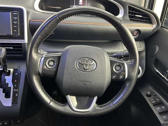 トヨタ シエンタ G クエロ 道央・札幌 2022(令4)年 5万km ブラックマイカ ・4WD/・寒冷地仕様/・トヨタセーフティセンス/・PCS/・LDA/・RSA/・LEDヘッドライト/・オートハイビーム/・オートライト/・両側パワースライドドア/・黒ハーフレザーシート/・シートヒーター（D/N）/・純正SDナビ（NSCN-W68）/　CD/SD/Bt/AUX/ワンセグ/・全方位カメラ/・社外360°ドライブレコーダー/・横滑り防止装置/・ステアリングヒーター/・プッシュスタート/・純正E/Gスターター/・保証書、取説（有）/・スペアキーｘ１