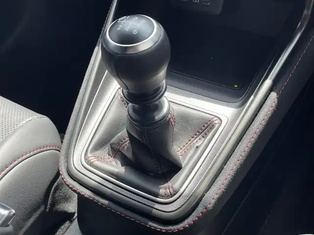 レクサス ＬＢＸ モリゾウ RR 滋賀県 2024(令6)年 0.5万km グラファイトブラックガラスフレーク ガソリン/4WD(F4)/6速MT/マークレビンソン/９．８インチ純正ディスプレイオーディオ/(FM/AM/フルセグ/Bluetooth/USB)/ＥＴＣ２．０/前後ドライブレコーダー/パノラミックビューモニター/バックカメラ/ＬｅｘｕｓＳａｆｅｔｙＳｙｓｔｅｍ＋/・プリクラッシュブレーキアシスト	/・レーンキープアシスト	/・レーダークルーズコントロール/・ブラインドスポットモニター（ＢＳＭ）/・安心降車アシスト（ドアオープン制御付）（ＳＥＡ）/・リヤクロストラフィックアラート（ＲＣＴＡ）/自動防眩ミラー/運転席・助手席シートヒーター/電動リアゲート/電動格納ミラー/革巻きステアリング/ステアリングスイッチ/ステアリングヒーター/オートライト/ＬＥＤヘッドライト/オートマチックハイビーム/フルオートエアコン/プッシュスタート/スマートキー/スペアキー/カードキー/純正フロアマット
