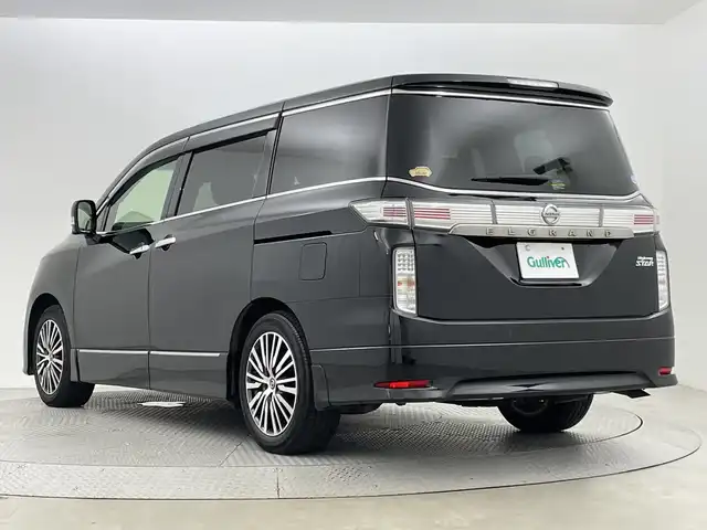 日産 エルグランド 250ハイウェイスター プレミアム 新潟県 2021(令3)年 4万km 黒 インテリジェント エマージェンシーブレーキ/純正フリップダウンモニター/ワンオーナー/純正10インチSDナビ/　　CD/DVD/Blu-ray/フルセグ/BT/SD/アラウンドビューモニター/両側パワースライドドア/パワーバックドア/インテリジェンスクルーズコントロール/LEDオートライト/レザーシート/オットマン/前席パワーシート/前席シートヒーター/純正18インチアルミホイール付/リアオートエアコン/リアサンシェード/デジタルインナーミラー/ブラインドスポットモニター/エンジンスタータ/スペアキー/スマートキー/ETC