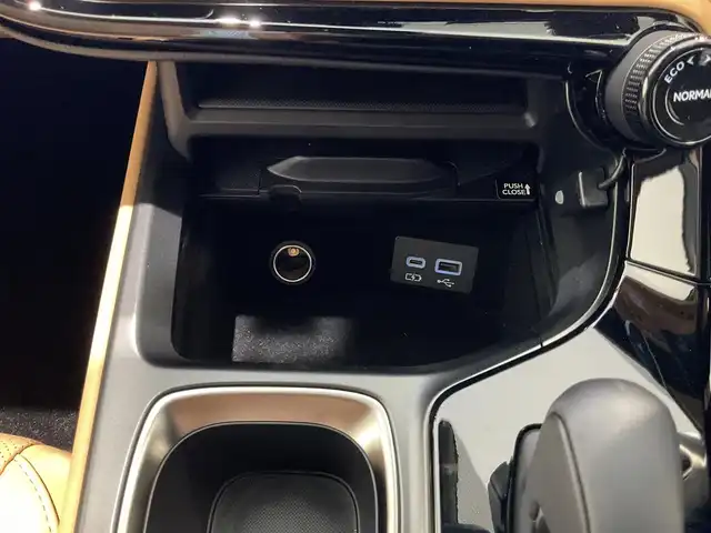 レクサス ＮＸ 250 バージョンL 熊本県 2023(令5)年 1万km ソニッククロム ・ワンオーナー/・スマートキー/・プッシュスタート/・プリクラッシュセーフティ/・ロードサインアシスト/・前後クロストラフィックアラート/・レーンデパーチャーアラート/・レーンチェンジアシスト/・ブラインドスポットモニター/・プロアクティブドライビングアシスト/・パーキングサポートブレーキ/・安心降車アシスト/・オートハイビーム/・クルーズコントロール(追従式)/・純正メモリナビ/　【Bluetooth・USB】/・フルセグTV/・全方位カメラ/・ETC2.0/・ドライブレコーダー(前後録画)/・パワーバックドア/・LEDヘッドランプ/・LEDフォグランプ/・純正マット/・保証書/取説