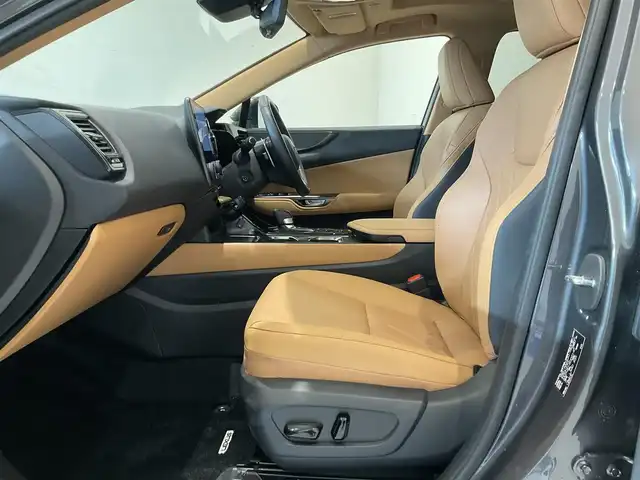 レクサス ＮＸ 250 バージョンL 熊本県 2023(令5)年 1万km ソニッククロム ・ワンオーナー/・スマートキー/・プッシュスタート/・プリクラッシュセーフティ/・ロードサインアシスト/・前後クロストラフィックアラート/・レーンデパーチャーアラート/・レーンチェンジアシスト/・ブラインドスポットモニター/・プロアクティブドライビングアシスト/・パーキングサポートブレーキ/・安心降車アシスト/・オートハイビーム/・クルーズコントロール(追従式)/・純正メモリナビ/　【Bluetooth・USB】/・フルセグTV/・全方位カメラ/・ETC2.0/・ドライブレコーダー(前後録画)/・パワーバックドア/・LEDヘッドランプ/・LEDフォグランプ/・純正マット/・保証書/取説