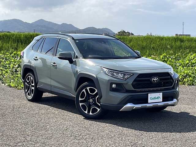 トヨタ ＲＡＶ４ アドベンチャー 新潟県 2020(令2)年 5万km アーバンカーキ 4WD/純正ディスプレイオーディオ/BT/USB/バックカメラ/ETC/衝突被害軽減ブレーキ/レーンキープアシスト/レーダークルーズコントロール/革シート/運転席パワーシート/エアシート/シートヒーター /ステアリングヒーター/ステアリングスイッチ/MTモード付きAT/コーナーセンサー/スマートキー/プッシュスタート/LEDヘッドライト/オートライト/オートハイビーム/フォグランプ/純正19インチアルミホイール