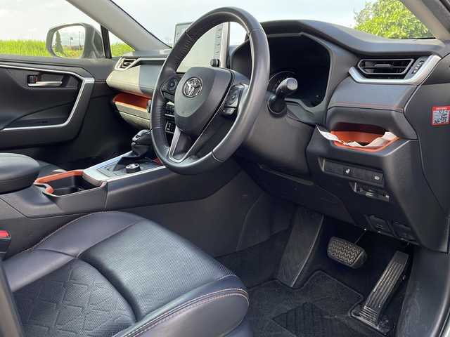 トヨタ ＲＡＶ４ アドベンチャー 新潟県 2020(令2)年 5万km アーバンカーキ 4WD/純正ディスプレイオーディオ/BT/USB/バックカメラ/ETC/衝突被害軽減ブレーキ/レーンキープアシスト/レーダークルーズコントロール/革シート/運転席パワーシート/エアシート/シートヒーター /ステアリングヒーター/ステアリングスイッチ/MTモード付きAT/コーナーセンサー/スマートキー/プッシュスタート/LEDヘッドライト/オートライト/オートハイビーム/フォグランプ/純正19インチアルミホイール