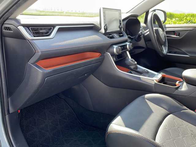トヨタ ＲＡＶ４ アドベンチャー 新潟県 2020(令2)年 5万km アーバンカーキ 4WD/純正ディスプレイオーディオ/BT/USB/バックカメラ/ETC/衝突被害軽減ブレーキ/レーンキープアシスト/レーダークルーズコントロール/革シート/運転席パワーシート/エアシート/シートヒーター /ステアリングヒーター/ステアリングスイッチ/MTモード付きAT/コーナーセンサー/スマートキー/プッシュスタート/LEDヘッドライト/オートライト/オートハイビーム/フォグランプ/純正19インチアルミホイール