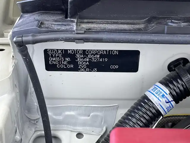 スズキ ジムニー XL 福井県 2024(令6)年 1.1万km シフォンアイボリーM ４WD/社外７インチディスプレイオーディオナビ/Bluetooth/USB/AUX/AM/FM/バックカメラ /衝突軽減ブレーキ//シートヒーター /電動格納式ミラー/プッシュスタート /オートライト /ライトレベライザー /フォグランプ/背面タイヤ/ETC/社外フロアマット