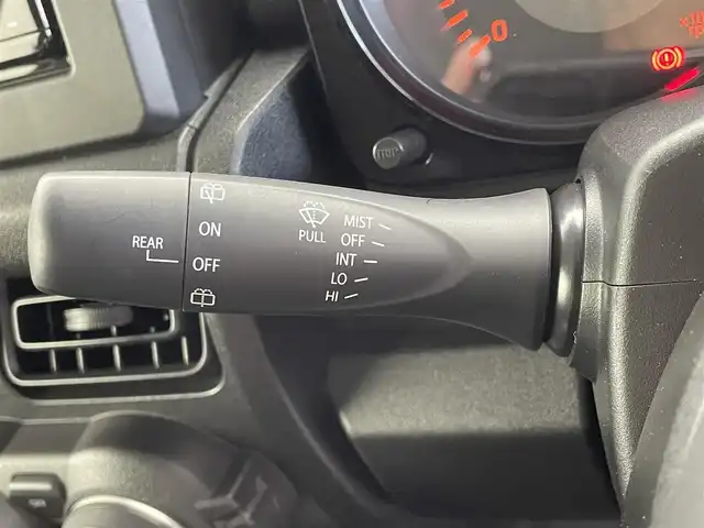 スズキ ジムニー XL 福井県 2024(令6)年 1.1万km シフォンアイボリーM ４WD/社外７インチディスプレイオーディオナビ/Bluetooth/USB/AUX/AM/FM/バックカメラ /衝突軽減ブレーキ//シートヒーター /電動格納式ミラー/プッシュスタート /オートライト /ライトレベライザー /フォグランプ/背面タイヤ/ETC/社外フロアマット