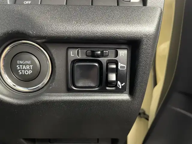 スズキ ジムニー XL 福井県 2024(令6)年 1.1万km シフォンアイボリーM ４WD/社外７インチディスプレイオーディオナビ/Bluetooth/USB/AUX/AM/FM/バックカメラ /衝突軽減ブレーキ//シートヒーター /電動格納式ミラー/プッシュスタート /オートライト /ライトレベライザー /フォグランプ/背面タイヤ/ETC/社外フロアマット