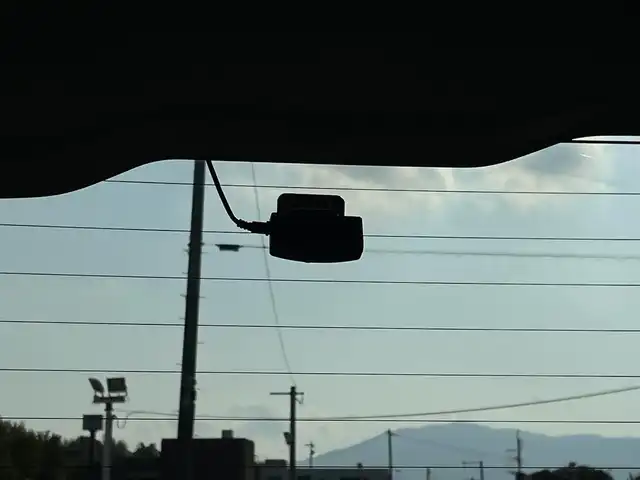 トヨタ ヴォクシー ZS 煌Ⅱ 福岡県 2017(平29)年 3.5万km アイスチタニウムマイカメタリック 純正9インチナビ/（Bカメラ、TV、DVD、CD、Bluetooth、AM、FM）/両側パワースライドドア/12.1インチフリップダウンモニター（V12T-R66C)/ドラレコ前後/ビルトインETC/デュアルエアコン/サンシェード/純正16インチホイール/プリクラッシュ/横滑り防止装置/車線逸脱警報/アイドリングストップ/オートマチックハイビーム/純正マット/ドアバイザー/プリクラッシュ/スマートキー/スペアキー/保証書/取扱説明書