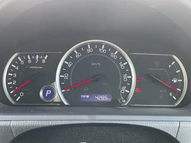 トヨタ ヴォクシー ZS 煌Ⅱ 福岡県 2017(平29)年 3.5万km アイスチタニウムマイカメタリック 純正9インチナビ/（Bカメラ、TV、DVD、CD、Bluetooth、AM、FM）/両側パワースライドドア/12.1インチフリップダウンモニター（V12T-R66C)/ドラレコ前後/ビルトインETC/デュアルエアコン/サンシェード/純正16インチホイール/プリクラッシュ/横滑り防止装置/車線逸脱警報/アイドリングストップ/オートマチックハイビーム/純正マット/ドアバイザー/プリクラッシュ/スマートキー/スペアキー/保証書/取扱説明書