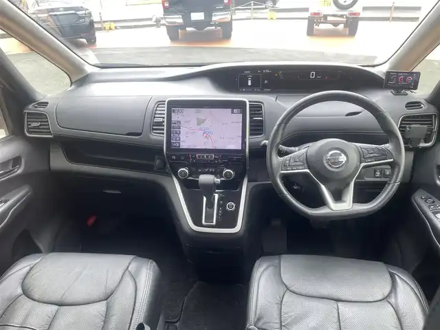 日産 セレナ ハイウェイスター V 三重県 2018(平30)年 6.8万km マルーンレッド 2トーン アルパインメモリナビ/バックカメラ/アラウンドビューモニター/エマージェンシーブレーキ/クルーズコントロール/ハンズフリーパワースライドドア（助手席側）/LEDヘッドライト/オートライト/ボディ同色電動格納ドアミラー/革巻ステアリングホイール/ステアリングスイッチ/SRSエアバック（運転席/助手席）/インテリジェントキー/プッシュスタート