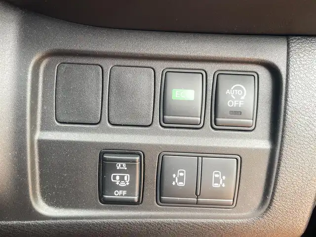 日産 セレナ ハイウェイスター V 三重県 2018(平30)年 6.8万km マルーンレッド 2トーン アルパインメモリナビ/バックカメラ/アラウンドビューモニター/エマージェンシーブレーキ/クルーズコントロール/ハンズフリーパワースライドドア（助手席側）/LEDヘッドライト/オートライト/ボディ同色電動格納ドアミラー/革巻ステアリングホイール/ステアリングスイッチ/SRSエアバック（運転席/助手席）/インテリジェントキー/プッシュスタート