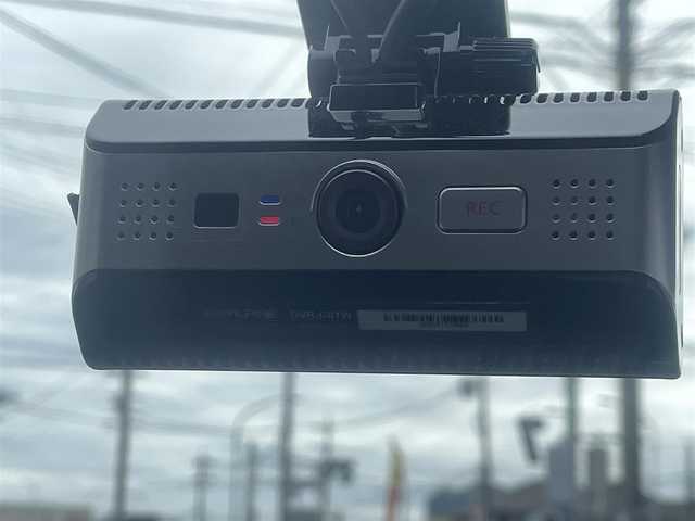 日産 セレナ ハイウェイスター V 福岡県 2018(平30)年 6.8万km マルーンレッド 2トーン アルパインメモリナビ/バックカメラ/アラウンドビューモニター/エマージェンシーブレーキ/クルーズコントロール/ハンズフリーパワースライドドア（助手席側）/LEDヘッドライト/オートライト/ボディ同色電動格納ドアミラー/革巻ステアリングホイール/ステアリングスイッチ/SRSエアバック（運転席/助手席）/インテリジェントキー/プッシュスタート