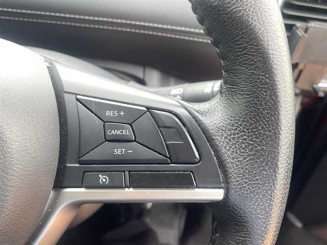 日産 セレナ ハイウェイスター V 福岡県 2018(平30)年 6.8万km マルーンレッド 2トーン アルパインメモリナビ/バックカメラ/アラウンドビューモニター/エマージェンシーブレーキ/クルーズコントロール/ハンズフリーパワースライドドア（助手席側）/LEDヘッドライト/オートライト/ボディ同色電動格納ドアミラー/革巻ステアリングホイール/ステアリングスイッチ/SRSエアバック（運転席/助手席）/インテリジェントキー/プッシュスタート