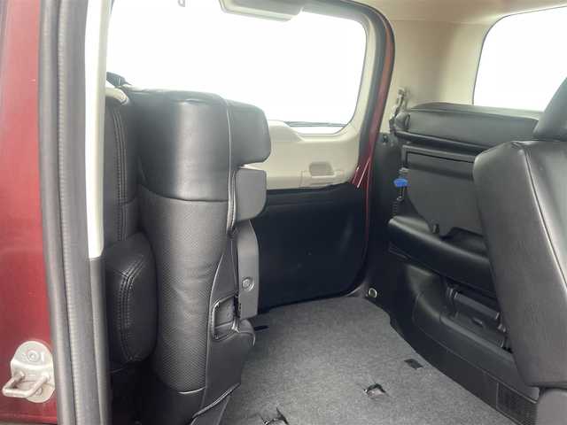 日産 セレナ ハイウェイスター V 福岡県 2018(平30)年 6.8万km マルーンレッド 2トーン アルパインメモリナビ/バックカメラ/アラウンドビューモニター/エマージェンシーブレーキ/クルーズコントロール/ハンズフリーパワースライドドア（助手席側）/LEDヘッドライト/オートライト/ボディ同色電動格納ドアミラー/革巻ステアリングホイール/ステアリングスイッチ/SRSエアバック（運転席/助手席）/インテリジェントキー/プッシュスタート