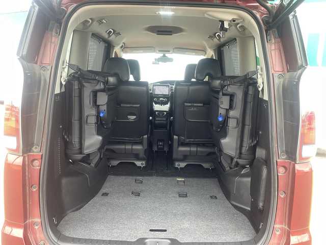 日産 セレナ ハイウェイスター V 福岡県 2018(平30)年 6.8万km マルーンレッド 2トーン アルパインメモリナビ/バックカメラ/アラウンドビューモニター/エマージェンシーブレーキ/クルーズコントロール/ハンズフリーパワースライドドア（助手席側）/LEDヘッドライト/オートライト/ボディ同色電動格納ドアミラー/革巻ステアリングホイール/ステアリングスイッチ/SRSエアバック（運転席/助手席）/インテリジェントキー/プッシュスタート