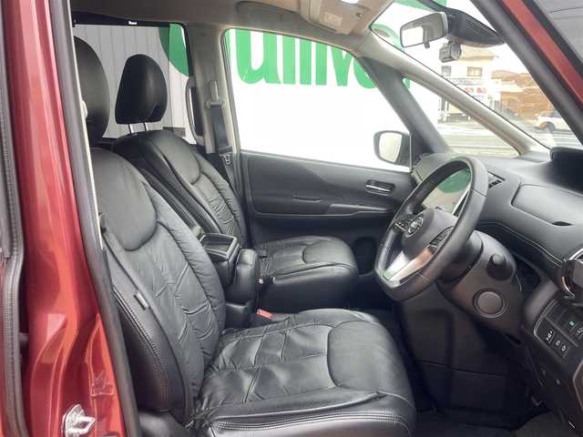 日産 セレナ ハイウェイスター V 福岡県 2018(平30)年 6.8万km マルーンレッド 2トーン アルパインメモリナビ/バックカメラ/アラウンドビューモニター/エマージェンシーブレーキ/クルーズコントロール/ハンズフリーパワースライドドア（助手席側）/LEDヘッドライト/オートライト/ボディ同色電動格納ドアミラー/革巻ステアリングホイール/ステアリングスイッチ/SRSエアバック（運転席/助手席）/インテリジェントキー/プッシュスタート