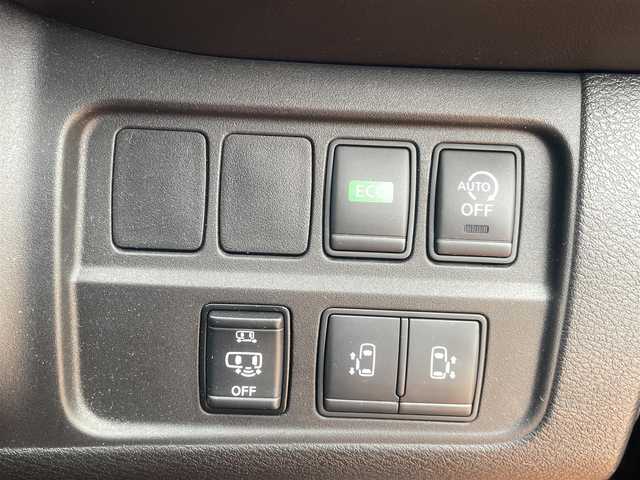 日産 セレナ ハイウェイスター V 福岡県 2018(平30)年 6.8万km マルーンレッド 2トーン アルパインメモリナビ/バックカメラ/アラウンドビューモニター/エマージェンシーブレーキ/クルーズコントロール/ハンズフリーパワースライドドア（助手席側）/LEDヘッドライト/オートライト/ボディ同色電動格納ドアミラー/革巻ステアリングホイール/ステアリングスイッチ/SRSエアバック（運転席/助手席）/インテリジェントキー/プッシュスタート