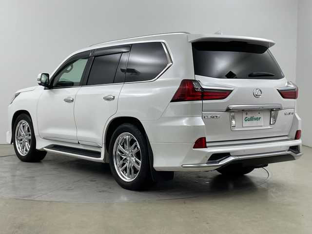 レクサス ＬＸ 570 道央・札幌 2016(平28)年 6.8万km ホワイトパールクリスタルシャイン ・4WD/・純正ナビ  BT/USB/CD/DVD/AUX/・パノラミックビューモニター/・サンルーフ/・マークレビンソン/・クールボックス/・フロントTRDグリル/スポイラー/・リアモデリスタエアロ/・レクサスセーフティシステムプラス/・パワーバックドア/・プリクラッシュセーフティ/・レーダークルーズコントロール/・ブラインドスポットモニター/・社外360°ドライブレコーダー/・レクサスクライメントコンシェルジュ/・冬タイヤ純正AW積込/・ステアリングスイッチ/ヒーター/・HUD/・センターデフロック/・パドルシフト/・純正エンジンスターター一体型スマートキー/・スペアキー×2/・カードキー×1