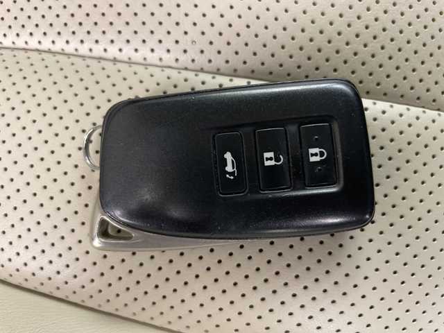 レクサス ＬＸ 570 道央・札幌 2016(平28)年 6.8万km ホワイトパールクリスタルシャイン ・4WD/・純正ナビ  BT/USB/CD/DVD/AUX/・パノラミックビューモニター/・サンルーフ/・マークレビンソン/・クールボックス/・フロントTRDグリル/スポイラー/・リアモデリスタエアロ/・レクサスセーフティシステムプラス/・パワーバックドア/・プリクラッシュセーフティ/・レーダークルーズコントロール/・ブラインドスポットモニター/・社外360°ドライブレコーダー/・レクサスクライメントコンシェルジュ/・冬タイヤ純正AW積込/・ステアリングスイッチ/ヒーター/・HUD/・センターデフロック/・パドルシフト/・純正エンジンスターター一体型スマートキー/・スペアキー×2/・カードキー×1