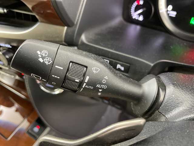 レクサス ＬＸ 570 道央・札幌 2016(平28)年 6.8万km ホワイトパールクリスタルシャイン ・4WD/・純正ナビ  BT/USB/CD/DVD/AUX/・パノラミックビューモニター/・サンルーフ/・マークレビンソン/・クールボックス/・フロントTRDグリル/スポイラー/・リアモデリスタエアロ/・レクサスセーフティシステムプラス/・パワーバックドア/・プリクラッシュセーフティ/・レーダークルーズコントロール/・ブラインドスポットモニター/・社外360°ドライブレコーダー/・レクサスクライメントコンシェルジュ/・冬タイヤ純正AW積込/・ステアリングスイッチ/ヒーター/・HUD/・センターデフロック/・パドルシフト/・純正エンジンスターター一体型スマートキー/・スペアキー×2/・カードキー×1