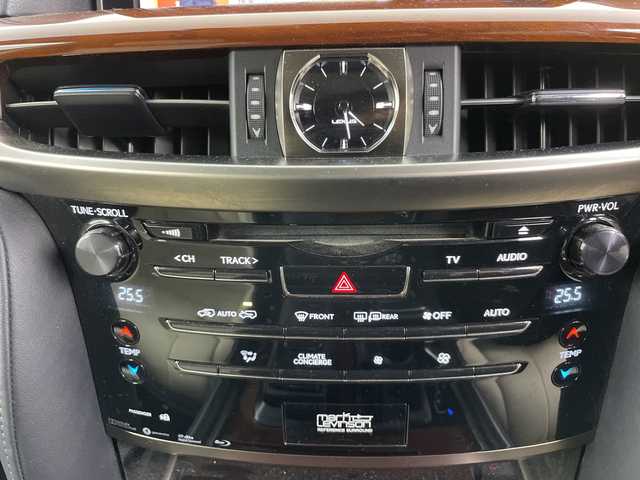 レクサス ＬＸ 570 道央・札幌 2016(平28)年 6.8万km ホワイトパールクリスタルシャイン ・4WD/・純正ナビ  BT/USB/CD/DVD/AUX/・パノラミックビューモニター/・サンルーフ/・マークレビンソン/・クールボックス/・フロントTRDグリル/スポイラー/・リアモデリスタエアロ/・レクサスセーフティシステムプラス/・パワーバックドア/・プリクラッシュセーフティ/・レーダークルーズコントロール/・ブラインドスポットモニター/・社外360°ドライブレコーダー/・レクサスクライメントコンシェルジュ/・冬タイヤ純正AW積込/・ステアリングスイッチ/ヒーター/・HUD/・センターデフロック/・パドルシフト/・純正エンジンスターター一体型スマートキー/・スペアキー×2/・カードキー×1