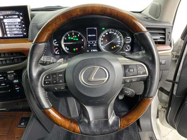 レクサス ＬＸ 570 道央・札幌 2016(平28)年 6.8万km ホワイトパールクリスタルシャイン ・4WD/・純正ナビ  BT/USB/CD/DVD/AUX/・パノラミックビューモニター/・サンルーフ/・マークレビンソン/・クールボックス/・フロントTRDグリル/スポイラー/・リアモデリスタエアロ/・レクサスセーフティシステムプラス/・パワーバックドア/・プリクラッシュセーフティ/・レーダークルーズコントロール/・ブラインドスポットモニター/・社外360°ドライブレコーダー/・レクサスクライメントコンシェルジュ/・冬タイヤ純正AW積込/・ステアリングスイッチ/ヒーター/・HUD/・センターデフロック/・パドルシフト/・純正エンジンスターター一体型スマートキー/・スペアキー×2/・カードキー×1