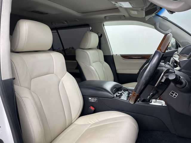 レクサス ＬＸ 570 道央・札幌 2016(平28)年 6.8万km ホワイトパールクリスタルシャイン ・4WD/・純正ナビ  BT/USB/CD/DVD/AUX/・パノラミックビューモニター/・サンルーフ/・マークレビンソン/・クールボックス/・フロントTRDグリル/スポイラー/・リアモデリスタエアロ/・レクサスセーフティシステムプラス/・パワーバックドア/・プリクラッシュセーフティ/・レーダークルーズコントロール/・ブラインドスポットモニター/・社外360°ドライブレコーダー/・レクサスクライメントコンシェルジュ/・冬タイヤ純正AW積込/・ステアリングスイッチ/ヒーター/・HUD/・センターデフロック/・パドルシフト/・純正エンジンスターター一体型スマートキー/・スペアキー×2/・カードキー×1
