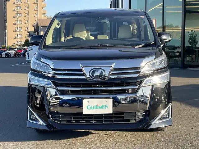 トヨタ ヴェルファイア X 東京都 2019(令1)年 4.6万km ブラック セーフティセンス/プリクラッシュセーフティ/レーントレーシングアシスト/オートハイビーム/クリアランスソナー/レーダークルーズコントロール/純正９インチナビ/バックカメラ/純正１２型フリップダウンモニター/両側パワースライドドア/AC100V電源/LEDヘッドライト/フォグランプ/純正AW/保証書・取説・スペアキー