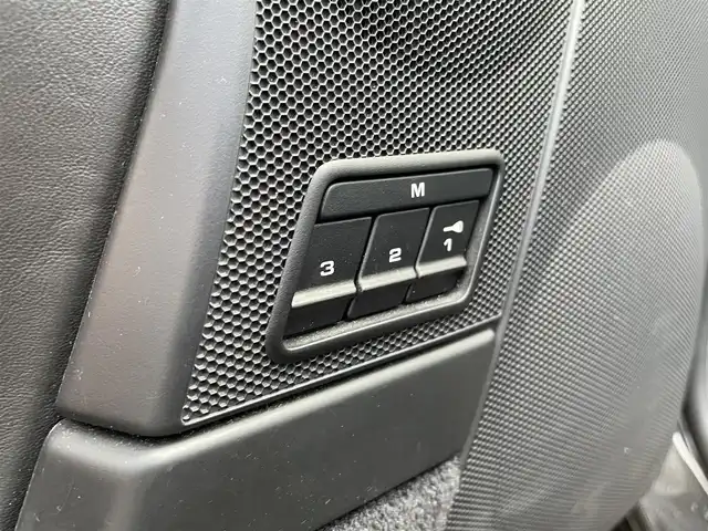 ポルシェ ９１１ ターボ 和歌山県 2007(平19)年 2.8万km 黒 ターボ/スポーツクロノパッケージ/カーボンインテリアトリム/Panasonicナビ/（フルセグTV/HDDMUSIC/CD/DVD/AM/FM/SD-Audio/VTR）/carrozzeria ウーファー/可動式リアウィング/純正20インチAW/スーパーキャットレーダー/記録簿（H19.H21.H22.H24.H25.H26.H28.H30.H31.R2.R4.R6)/純正フロアマット/シートヒーター　D/N/レザーシート/スペアキー×１/保証書/取扱説明書