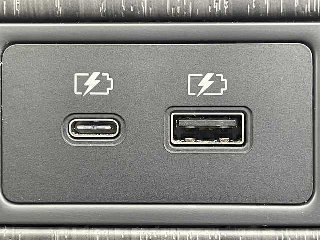 日産 アリア B6 兵庫県 2022(令4)年 3.6万km パール 純正ナビ/フルセグ/Bluetooth/アップルカープレイ/サンルーフ/BOSEサウンドシステム/レザーシート/パワーシート/ステアリングヒーター/シートヒーター/シートベンチレーション/シートメモリ/プロパイロット/エマージェンシーブレーキ/デジタルインナーミラー/ドライブレコーダー/ETC