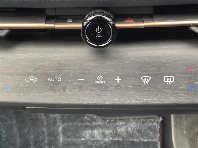 日産 アリア B6 兵庫県 2022(令4)年 3.6万km パール 純正ナビ/フルセグ/Bluetooth/アップルカープレイ/サンルーフ/BOSEサウンドシステム/レザーシート/パワーシート/ステアリングヒーター/シートヒーター/シートベンチレーション/シートメモリ/プロパイロット/エマージェンシーブレーキ/デジタルインナーミラー/ドライブレコーダー/ETC