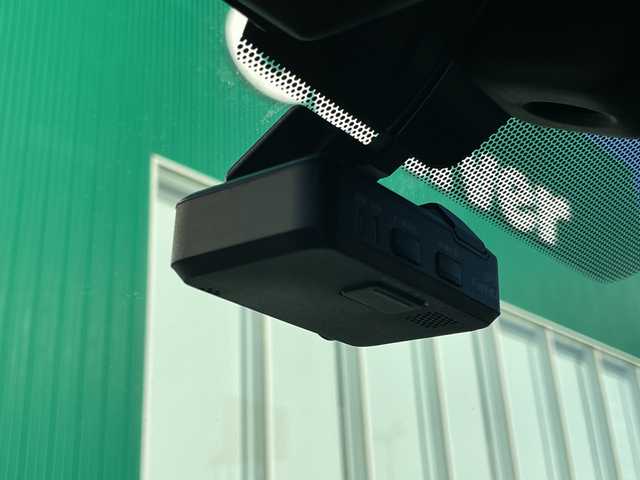 日産 ノート e－パワー メダリスト 青森県 2017(平29)年 9万km ホワイト 純正メモリナビ・フルセグTV/CD・DVD・Bluetooth・USB・SD・AUX/アラウンドビューモニター/合皮コンビシート/スマートルームミラー/前方ドライブレコーダー/エマージェンシーブレーキ/車線逸脱警報/フロント・バックソナー/踏み間違い衝突防止アシスト/ETC/純正フロアマット/インテリキー/プッシュスタート/LEDヘッドライト/オートライト/社外15インチアルミ/純正エアロ/保証書・取扱書