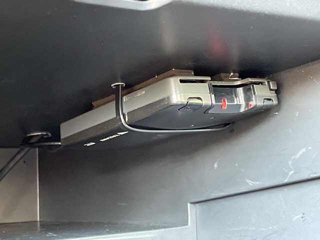 日産 ノート e－パワー メダリスト 青森県 2017(平29)年 9万km ホワイト 純正メモリナビ・フルセグTV/CD・DVD・Bluetooth・USB・SD・AUX/アラウンドビューモニター/合皮コンビシート/スマートルームミラー/前方ドライブレコーダー/エマージェンシーブレーキ/車線逸脱警報/フロント・バックソナー/踏み間違い衝突防止アシスト/ETC/純正フロアマット/インテリキー/プッシュスタート/LEDヘッドライト/オートライト/社外15インチアルミ/純正エアロ/保証書・取扱書