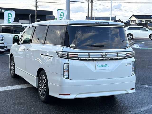 日産 エルグランド 250ハイウェイスター 新潟県 2014(平26)年 5.5万km ブリリアントホワイトパール 純正ナビ/(Bluetooth/AM/FM/CD/DVD)/フルセグTV/両側パワースライドドア/バックカメラ/4WD/HIDヘッドライト/ハーフレザーシート/オットマン/ドライブレコーダー(前後)/純正18インチアルミホイール/ETC/プッシュスタート/ステアリングスイッチ