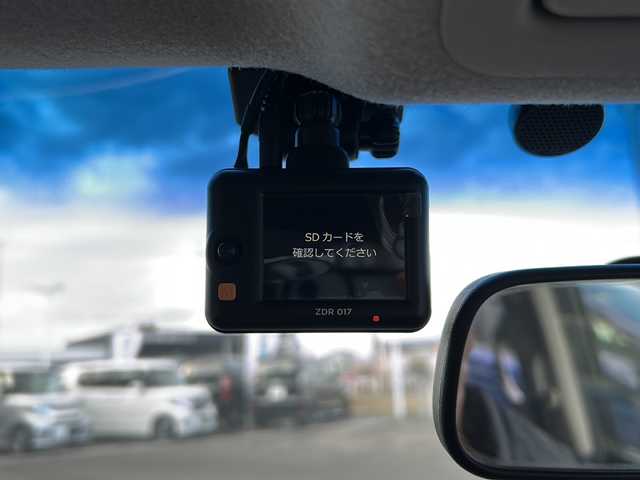 日産 エルグランド 250ハイウェイスター 新潟県 2014(平26)年 5.5万km ブリリアントホワイトパール 純正ナビ/(Bluetooth/AM/FM/CD/DVD)/フルセグTV/両側パワースライドドア/バックカメラ/4WD/HIDヘッドライト/ハーフレザーシート/オットマン/ドライブレコーダー(前後)/純正18インチアルミホイール/ETC/プッシュスタート/ステアリングスイッチ