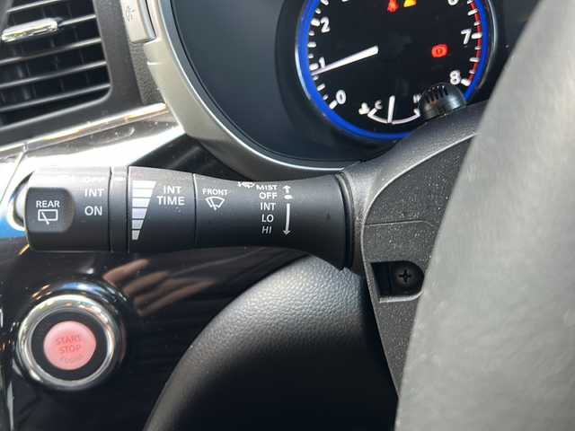 日産 エルグランド 250ハイウェイスター 新潟県 2014(平26)年 5.5万km ブリリアントホワイトパール 純正ナビ/(Bluetooth/AM/FM/CD/DVD)/フルセグTV/両側パワースライドドア/バックカメラ/4WD/HIDヘッドライト/ハーフレザーシート/オットマン/ドライブレコーダー(前後)/純正18インチアルミホイール/ETC/プッシュスタート/ステアリングスイッチ