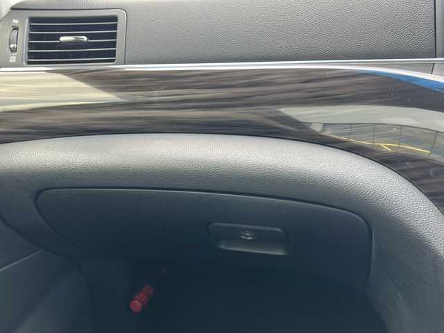 日産 エルグランド 250ハイウェイスター 新潟県 2014(平26)年 5.5万km ブリリアントホワイトパール 純正ナビ/(Bluetooth/AM/FM/CD/DVD)/フルセグTV/両側パワースライドドア/バックカメラ/4WD/HIDヘッドライト/ハーフレザーシート/オットマン/ドライブレコーダー(前後)/純正18インチアルミホイール/ETC/プッシュスタート/ステアリングスイッチ