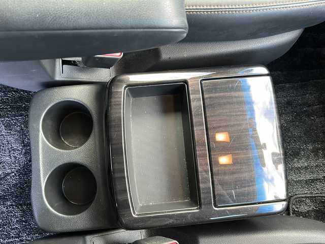 日産 エルグランド 250ハイウェイスター 新潟県 2014(平26)年 5.5万km ブリリアントホワイトパール 純正ナビ/(Bluetooth/AM/FM/CD/DVD)/フルセグTV/両側パワースライドドア/バックカメラ/4WD/HIDヘッドライト/ハーフレザーシート/オットマン/ドライブレコーダー(前後)/純正18インチアルミホイール/ETC/プッシュスタート/ステアリングスイッチ