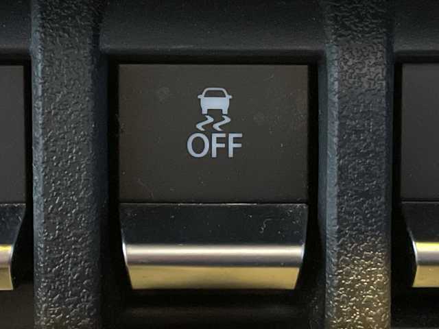 スズキ ジムニー XC 茨城県 2019(令1)年 9万km ジャングルグリーン ナビ　/-(SD/フルセグTV/BT/FM/AM/iPod/USB)/衝突軽減装置　/禁煙車　/バックカメラ　/ＥＴＣ２．０　/４ＷＤ　/ヒーテッドドアミラー　/前席シートヒーター/ドライブレコーダー　/純正１６インチアルミホイール　/５ＭＴ　/プッシュスタート/ヘッドライトウォッシャー