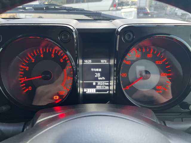 スズキ ジムニー XC 茨城県 2019(令1)年 9万km ジャングルグリーン ナビ　/-(SD/フルセグTV/BT/FM/AM/iPod/USB)/衝突軽減装置　/禁煙車　/バックカメラ　/ＥＴＣ２．０　/４ＷＤ　/ヒーテッドドアミラー　/前席シートヒーター/ドライブレコーダー　/純正１６インチアルミホイール　/５ＭＴ　/プッシュスタート/ヘッドライトウォッシャー