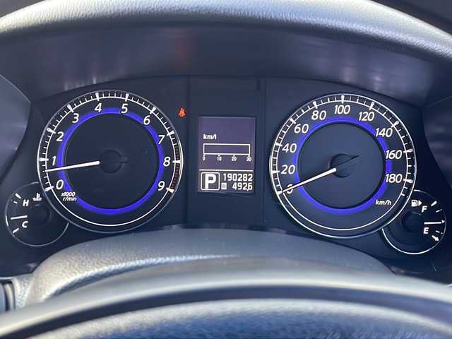 日産 スカイライン クロスオーバー 370GT 三重県 2011(平23)年 19.1万km ブリリアントシルバー メーカーナビ/フルセグTV/バックカメラ/ETC/ハーフレザーシート/パワーシート/ステアリングスイッチ/横滑り防止装置/プッシュスタート/スマートキー/電動格納ミラー/LEDオートライト/純正18インチAW